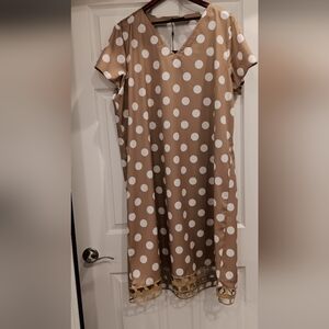Women's Tan And White Polka Dot Dress Size 4X